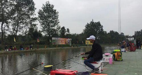 五月钓鱼小技巧（五月钓鱼技巧玩转乐趣）