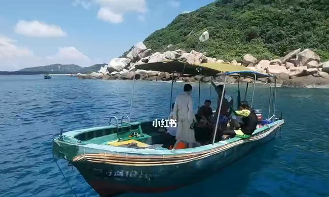 出海一日游的最佳钓鱼方法和技巧（探索钓鱼海域，享受乐趣与收获）