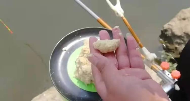 初春鲢鳙垂钓技巧（挑选适合水温的钓点，轻装前往）