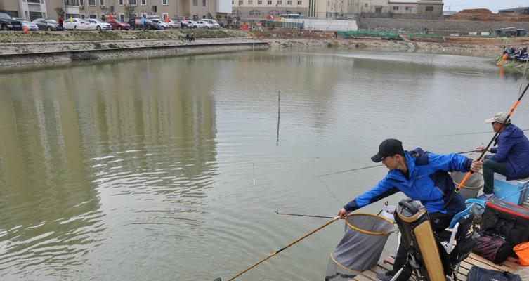 春季钓鱼五大技巧（掌握这五个技巧，春天的钓鱼旅程更加畅快！）
