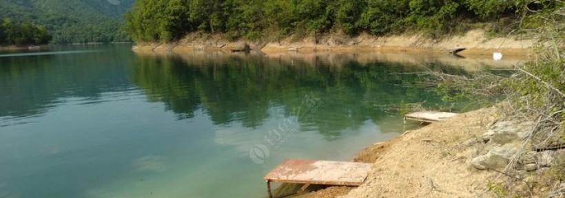 丹江湖钓鱼技巧最新解析（全面提升你的钓鱼技能，享受湖畔钓鱼的乐趣）
