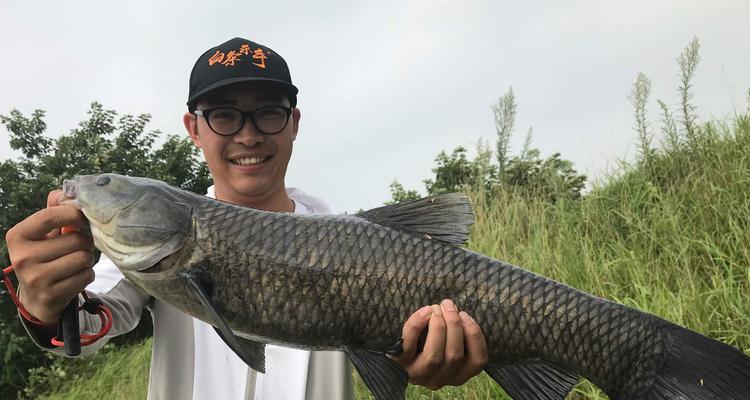 淡水鱼钓鱼技巧——漂方法详解（提升钓鱼技巧，轻松捕获淡水鱼）