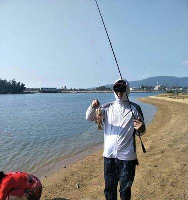 探秘底钩挂重铅钓鱼技巧（底钩挂重铅，打造高效捕鱼利器）