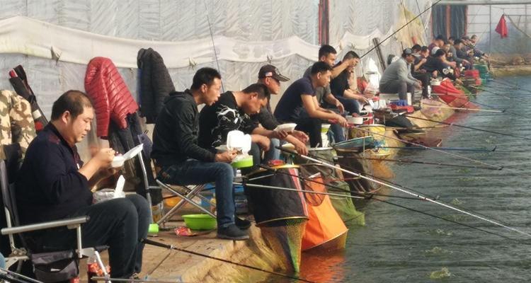 冬季黑坑钓鱼技巧详解（冬季黑坑钓鱼的技巧分享）