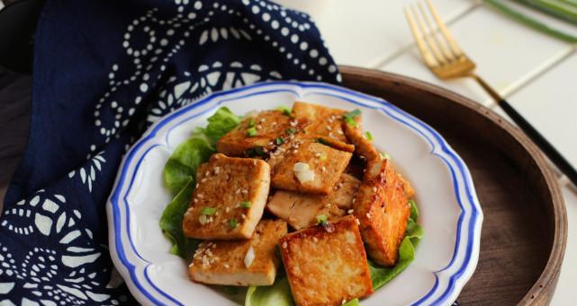 豆腐乳钓鱼的技巧与方法（掌握这个关键诀窍）