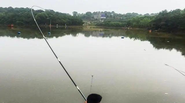 伏尔加河流域钓鱼技巧（探索伏尔加河流域的黄金钓鱼之地）