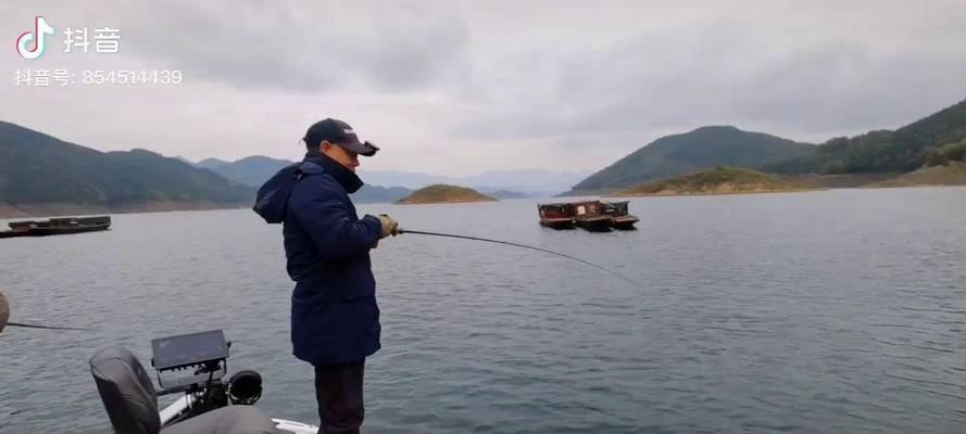 贵州乌江河钓鱼技巧（探寻乌江河钓鱼的窍门）