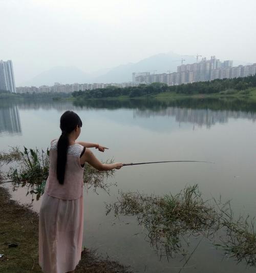 国外美女钓鱼技巧（提高钓鱼成功率的实用技巧）