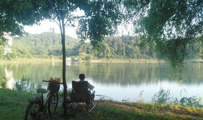 江西春季钓鱼技巧常用指南（钓鱼技巧助您在江西春季获得丰收）