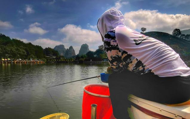 金秋河流钓鱼技巧（畅享丰收季节的钓鱼乐趣）