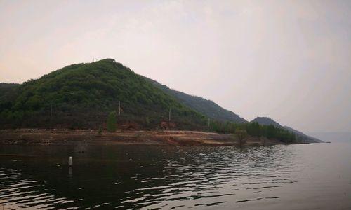 探秘以镜泊湖水库钓鱼的技巧（发掘钓点与技巧）