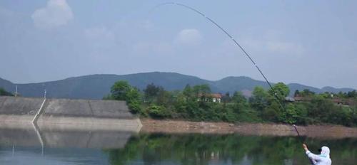 立夏之后钓鱼技巧（夏日钓鱼攻略）