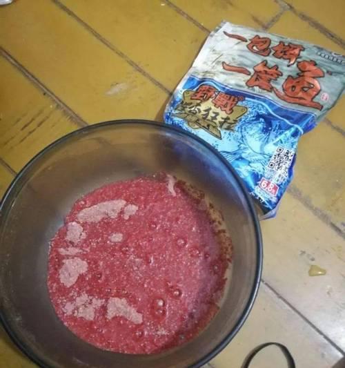鲢鳙垂钓开饵技巧与方法（探秘钓鲢鳙）