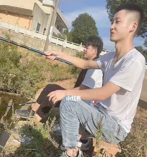 夫妻共钓，享受渔乐（两口子心连心）