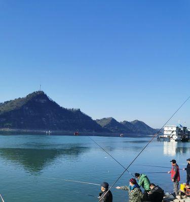 南方江河春天钓鱼技巧（掌握南方江河春天钓鱼的诀窍）