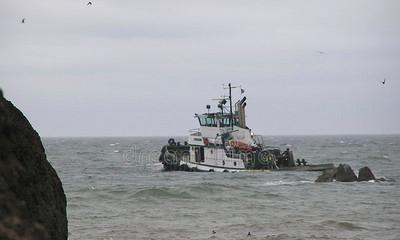 潜水艇钓鱼技巧（畅游海底捕获美味佳肴）