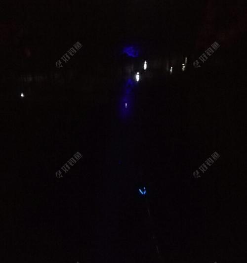 秋雨夜钓技巧（挑战湿滑条件）