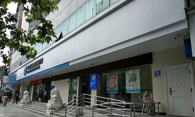湘江特色钓鱼技巧（掌握湘江特色钓鱼方法）