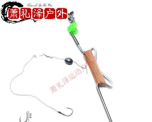 掌握小海钓鱼技巧的秘诀（提升你的垂钓技能）
