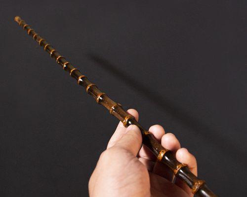 毛竹竹枝制作鱼钩钓鱼技巧（自制鱼钩钓鱼新玩法）