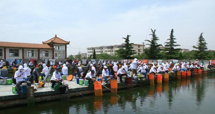 在家钓鱼的技巧和方法（轻松学习在家钓鱼的基本知识和技巧）
