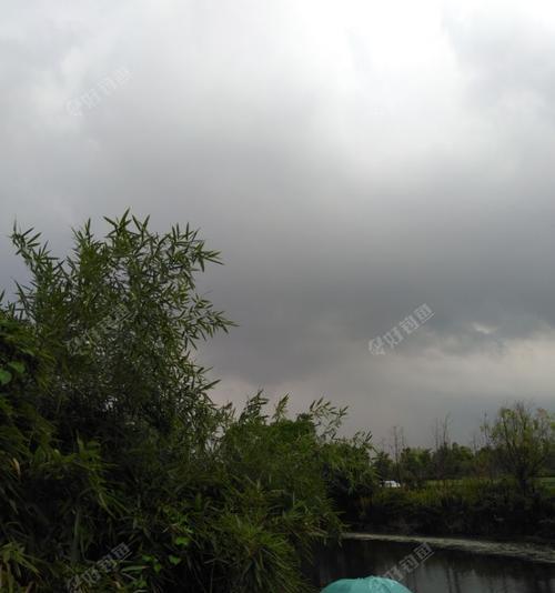 4月份下雨钓鱼技巧是什么？如何应对雨天钓鱼的挑战？
