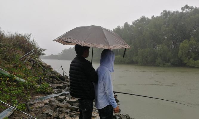 春季闷热天气钓鱼技巧是什么？如何应对闷热天气提高钓鱼成功率？