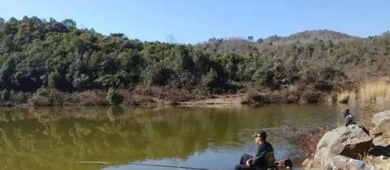 春季野河浅滩钓鱼技巧？如何提高春季钓鱼成功率？