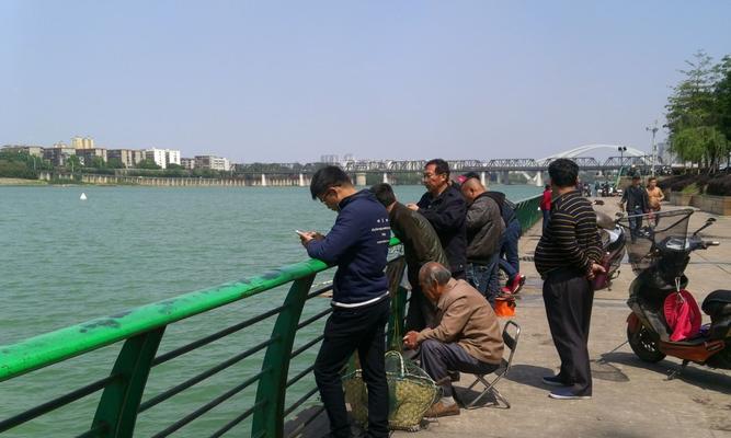 大风大浪中如何使用筏竿串钩钓鱼？有哪些技巧可以提高成功率？