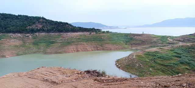 大风浪天气钓鱼技巧和方法是什么？如何应对恶劣天气钓鱼挑战？
