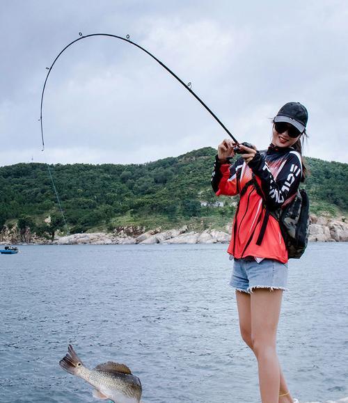 大湖海竿钓鱼技巧有哪些？如何提高钓鱼成功率？