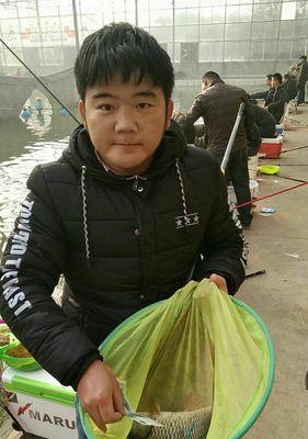 大棚钓鱼技巧教学有哪些常见问题？如何解决？