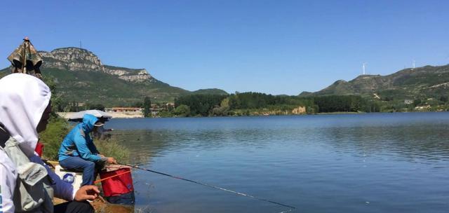 夏天钓鱼技巧有哪些？大师是如何应对高温天气的？
