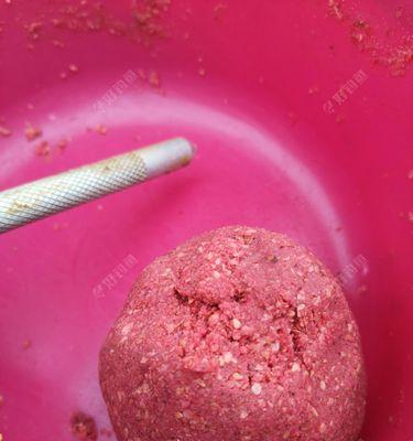 钓小鱼流水打窝如何打准技巧？掌握这些技巧轻松提高命中率！
