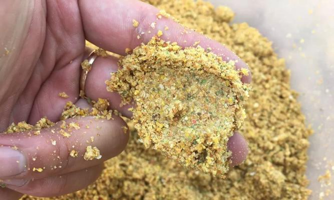 如何自制钓鱼饵料？自制饵料有哪些常见问题及解决方法？