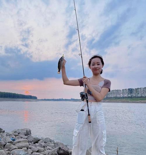 钓鱼发烧友亚路钓鱼技巧有哪些？如何提高钓鱼技能？