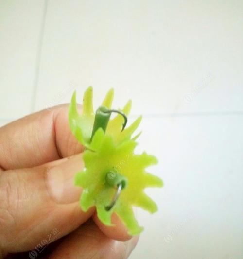 如何避免钓鱼时挂底？掌握这些技巧轻松应对！