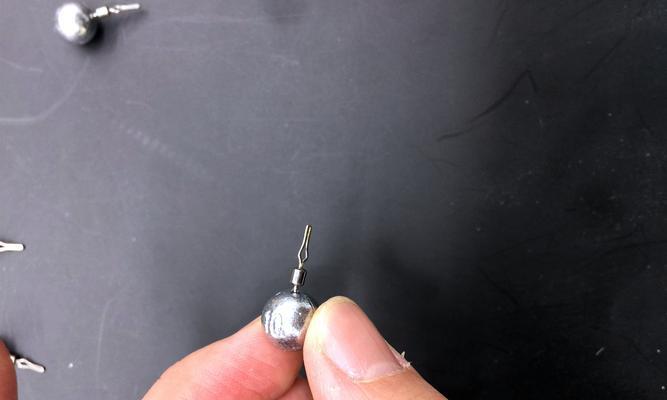 如何避免钓鱼时挂底？掌握这些技巧轻松应对！