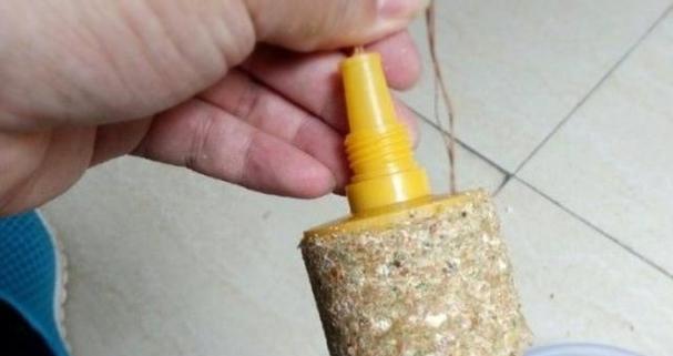 如何正确使用玉米作为钓鱼钩饵料？有哪些技巧可以提高钓鱼成功率？