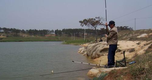 如何选择最佳钓鱼湖库位置？选址过程中需要注意哪些问题？