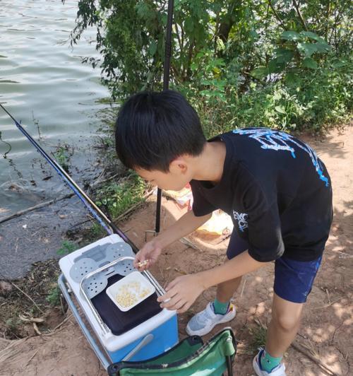 如何在钓鱼划船露营中避免常见问题？