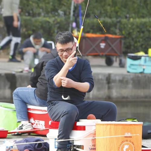 如何提升钓鱼技能训练技巧？常见问题有哪些？