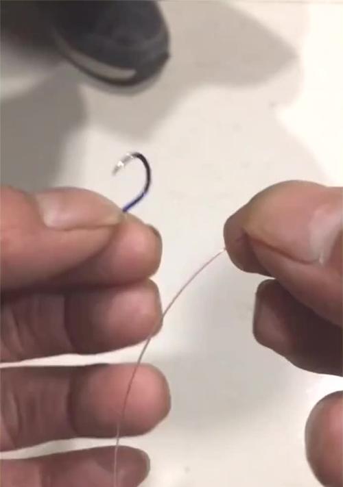 如何正确绑鱼钩？钓鱼技巧绑鱼钩的分解教程是什么？