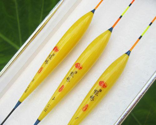 如何通过浮漂动作判断鱼儿咬钩？钓鱼技巧中浮漂动作的含义是什么？