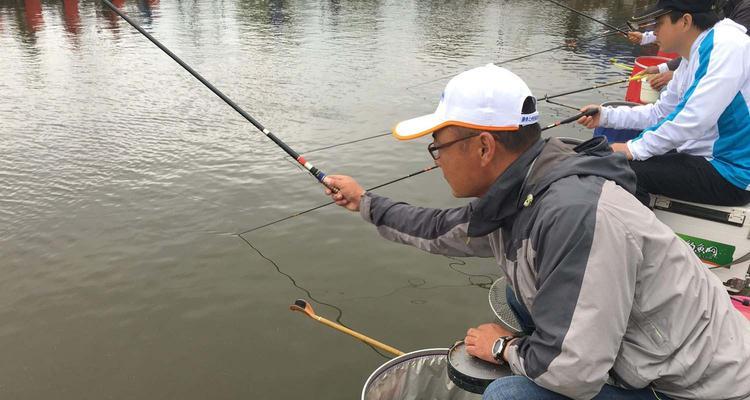 海竿钓鱼技巧有哪些？最佳饵料配方是什么？