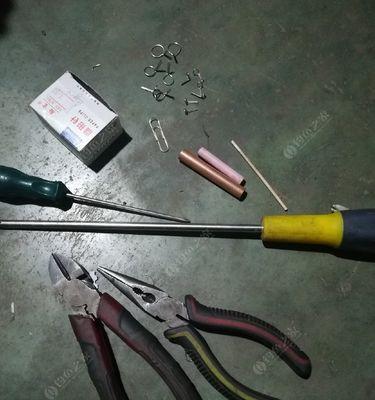 如何使用回形针制作钓鱼钩？回形针钓鱼技巧有哪些常见问题？
