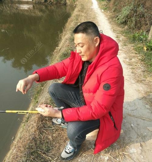 冬季冰钓鲫鱼时如何提高成功率？掌握这两个小技巧了吗？