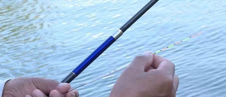 冬季钓鱼如何掌握调三钓二的技巧？调漂时应注意哪些常见问题？