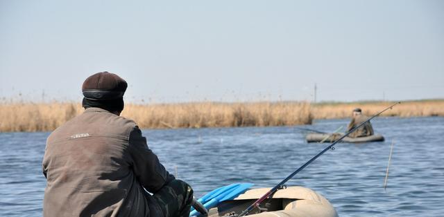冬季温度下降钓鱼技巧有哪些？如何应对低温天气提高钓鱼成功率？